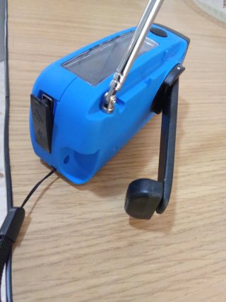 Radio Solar con Batería Interna
