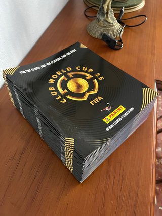 30 Álbumes Club World Cup 25 FIFA Panini