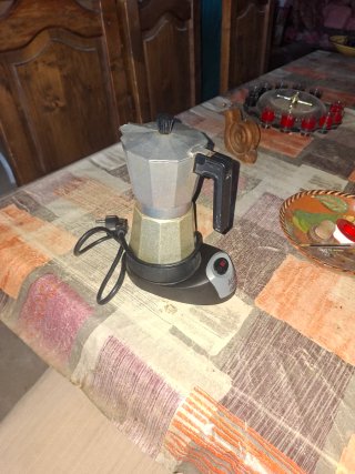Cafetera eléctrica italiana
