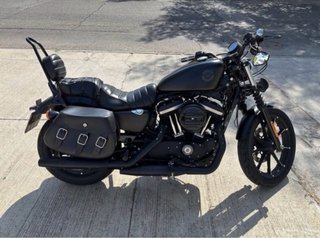 Harley Davidson Iron 883 Negra