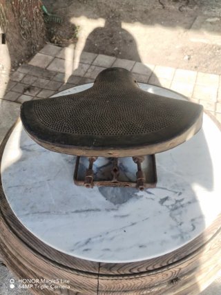Asiento de moto antiguo
