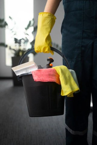 Disponemos de servicio de limpieza de pisos y casa
