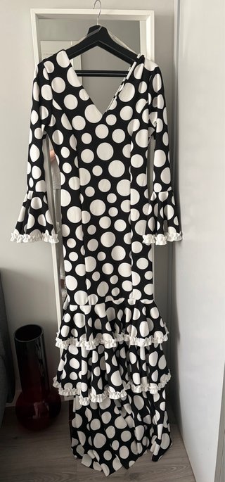 Traje Flamenca Lunares Blanco y Negro