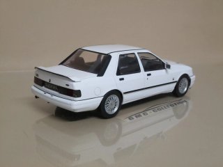 Ford Sierra Cosworth MCG 1/18