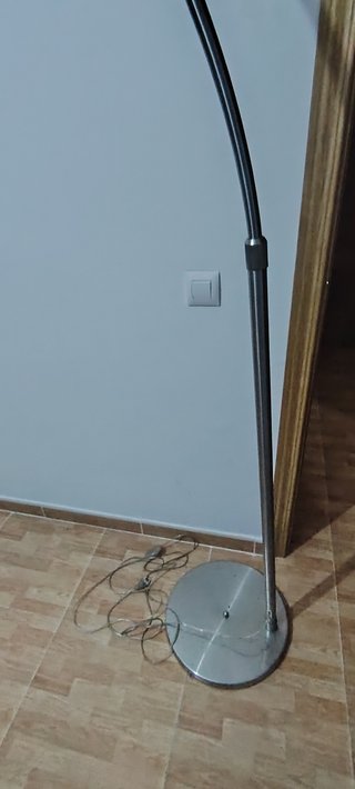 Lámpara de pie arco metal plateado