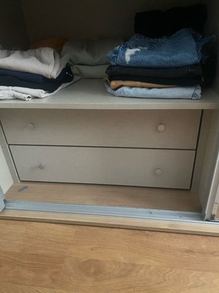 Armario puertas correderas madera y cristal