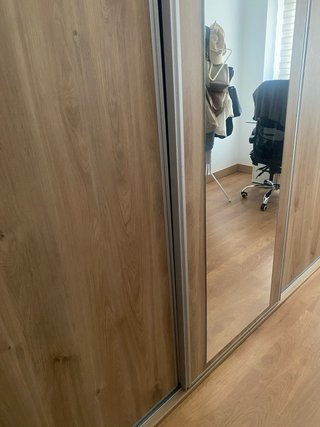 Armario puertas correderas madera y cristal