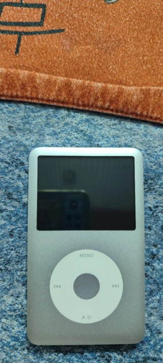 Apple iPod Classic 6ª Gen 80GB Plata
