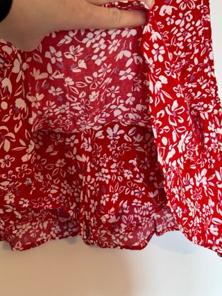 Falda corta estampada floral roja