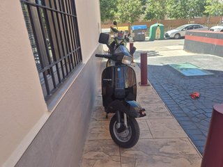 Vespa TX200 Negra