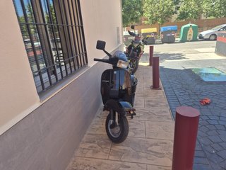 Vespa TX200 Negra