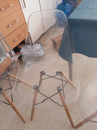 Sillas transparentes estilo Eames (4 unidades)