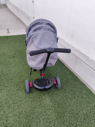 Triciclo para bebé gris