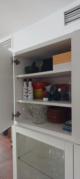 Mueble Besta Ikea Blanco, con vitrina de cristal