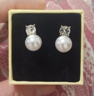 Pendientes perlita y circonita chapados oro