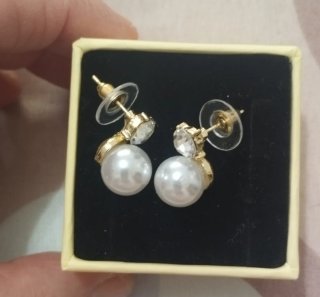 Pendientes perlita y circonita chapados oro