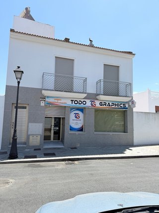 Trabajos de rotulación profesional