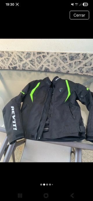 Chaqueta REV'IT! Negra con Detalles Verdes