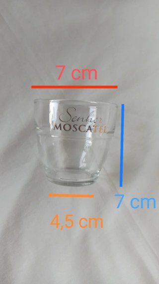 4 Copos Pequenos "Senhor Moscatel"