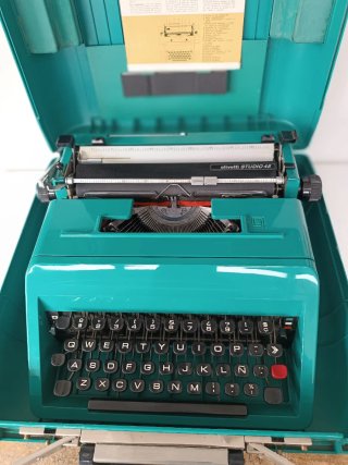 Máquina de escribir Olivetti Studio 45