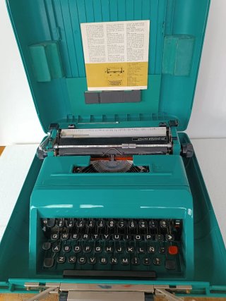 Máquina de escribir Olivetti Studio 45