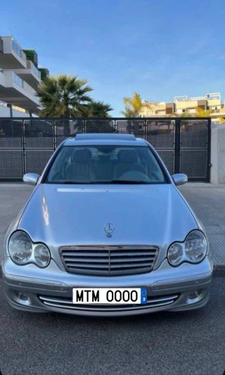 Mercedes-Benz c350 4matic  2005