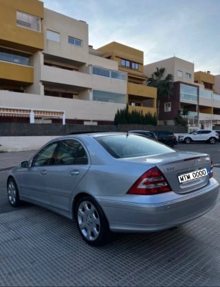 Mercedes-Benz c350 4matic  2005