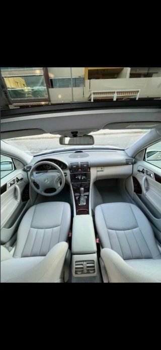 Mercedes-Benz c350 4matic  2005