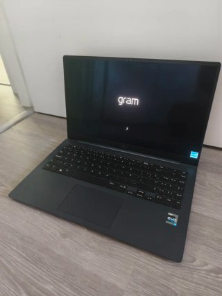 LG Gram Superslim 15Z90RT OLED i7