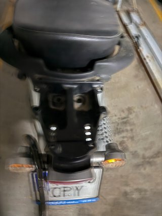 Baúl Aprilia Scarabeo con  luz y respaldo
