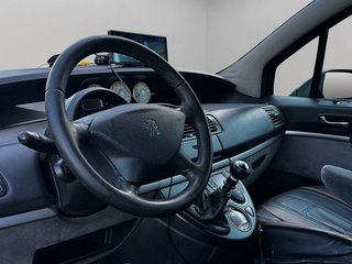 Peugeot 807 Premium 2.2 HDi 170 FAP