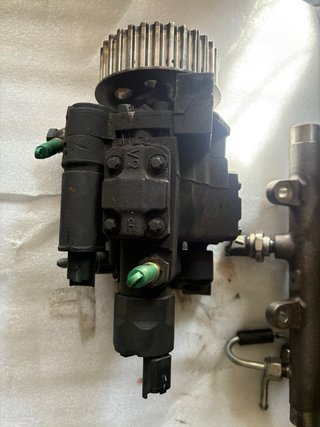 Inyectores 166009445R + Bomba 8200821184 /SEPARADO