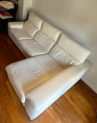 Sofá chaiselongue piel blanco,3 plazas, modular.