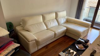 Sofá chaiselongue piel blanco,3 plazas, modular.