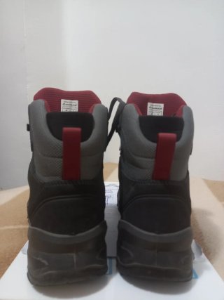 Botas de Montaña Gore-Tex Negras y Rojas
