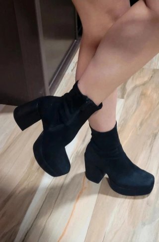 Botines calcetín tacón ancho negros