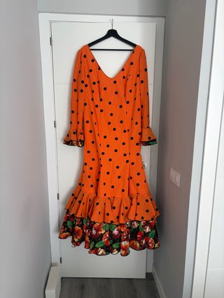 Traje de flamenca naranja lunares