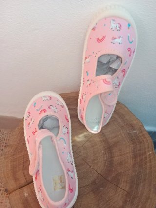 Zapatillas niña unicornios y arcoíris
