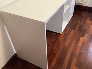 Scrivania bianca modulabile