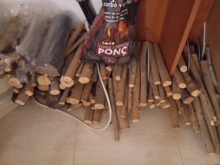 Leña para chimenea o barbacoa