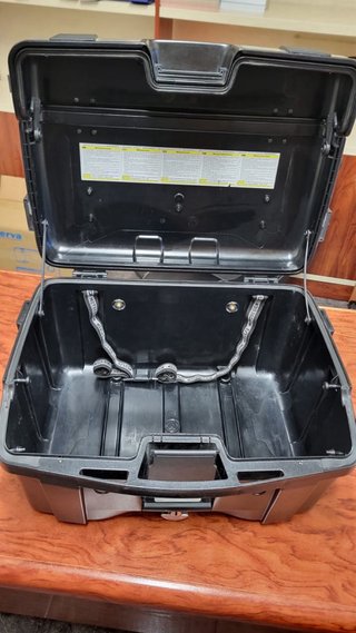 Baúl Top Case Givi