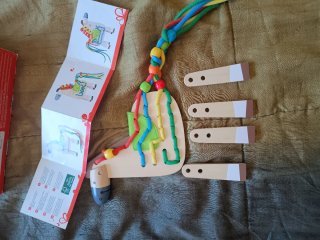 Caballo Hape para ensartar