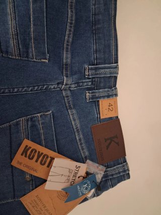 Vaqueros elásticos hombre con etiquetas
