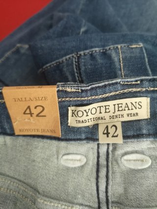 Vaqueros elásticos hombre con etiquetas