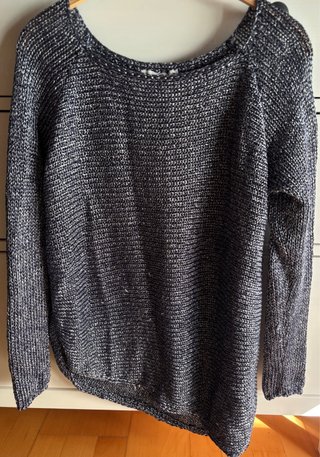 Jersey T.S efecto metalizado gris Zara