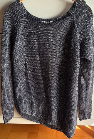 Jersey T.S efecto metalizado gris Zara