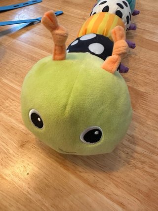 Oruga de peluche para bebé