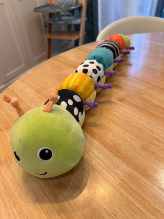 Oruga de peluche para bebé