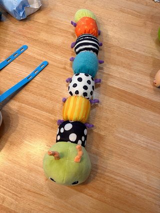 Oruga de peluche para bebé