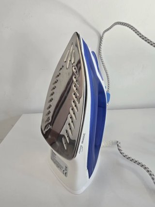 Plancha de Ropa BlueSky 2000W